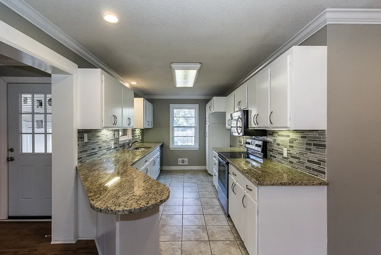 Building Photo - 1518 Dahlia Rd