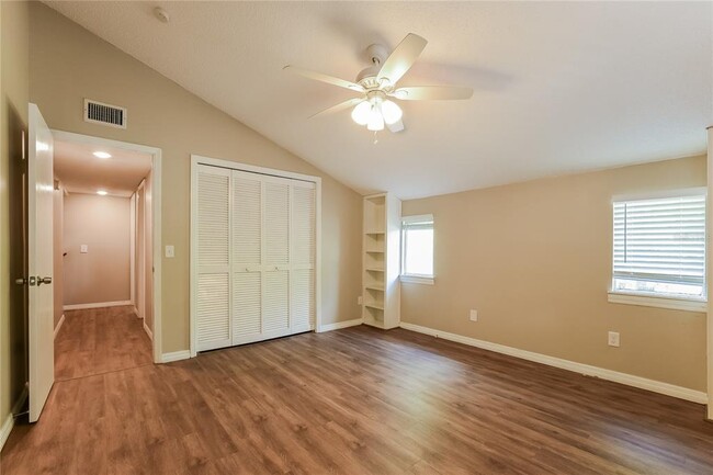 Building Photo - 2997 Moore Dr