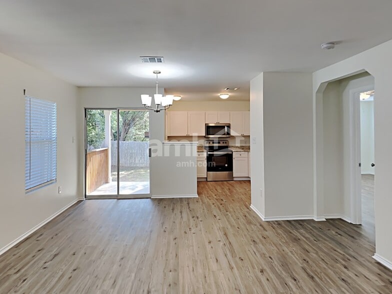 Building Photo - 3530 Lantana Falls