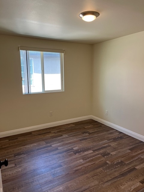 Building Photo - 213 E 84th Pl