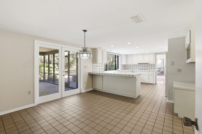 Building Photo - 4 Bedroom, 3 Bath House on 1 Acre in Fox Grove