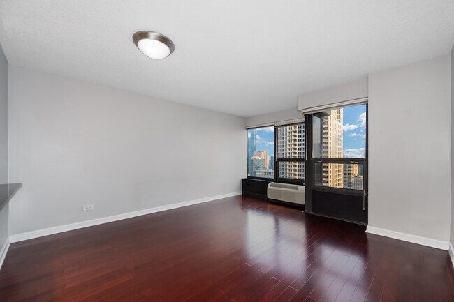 Building Photo - 30 E Huron St