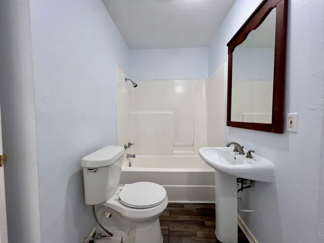 Building Photo - Charming Home in Levelland