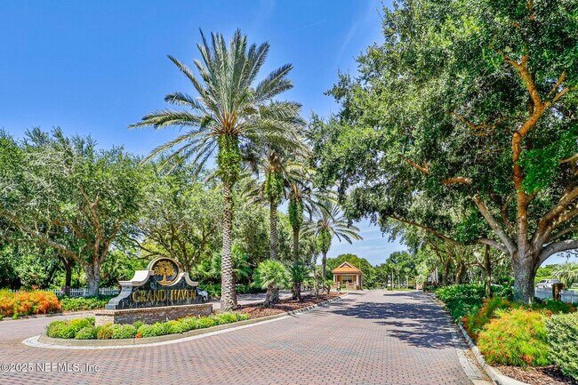 Building Photo - 9 Creek Side Dr