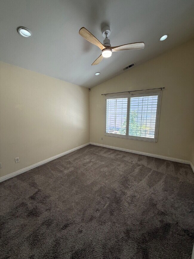 Building Photo - Beautiful 3-Bedroom 2 bathroom in the Heart of Pleasanton!