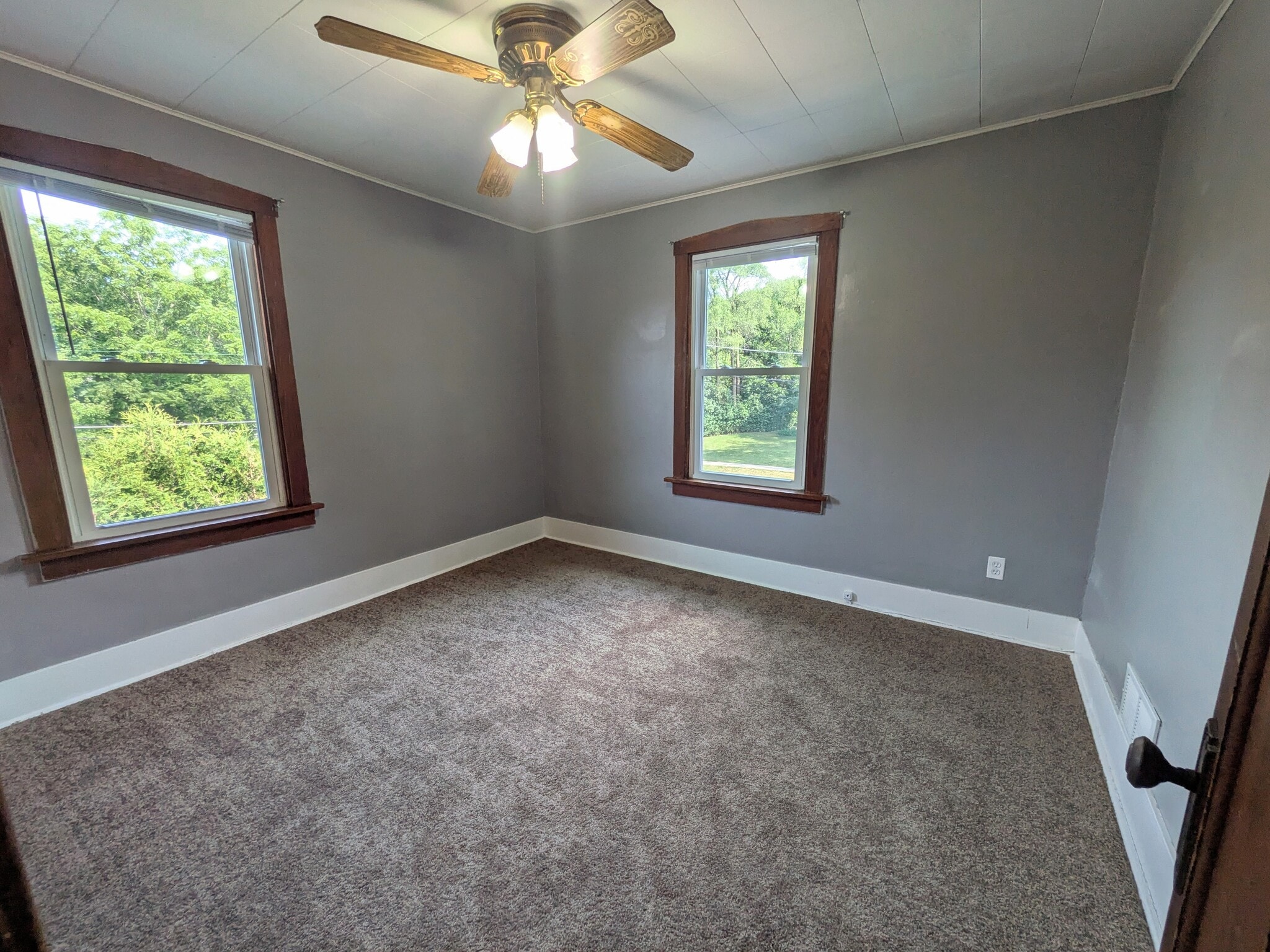 Bedroom 2 - 118 Harding Ave