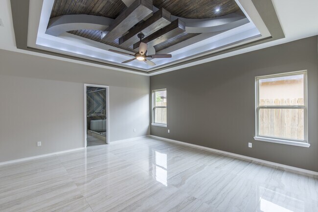 Building Photo - 10903 N 29th Ln