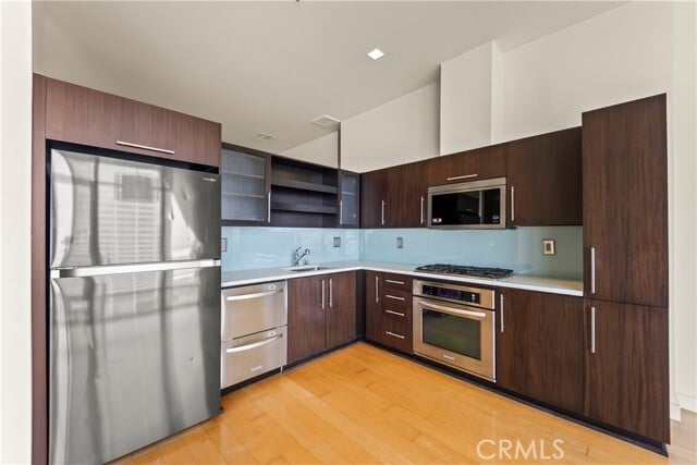 Building Photo - 1100 S Hope St