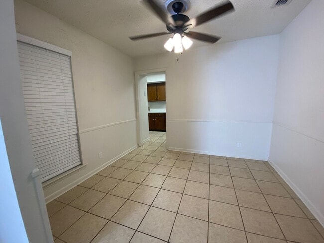 Building Photo - Duplex Homes 3/2/2