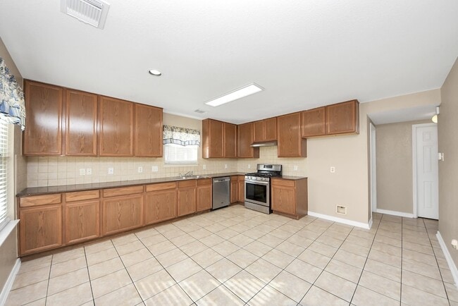 Building Photo - 15202 Lynford Crest Dr