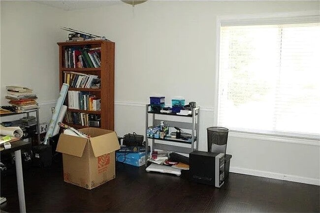 Building Photo - 1600 Old Hunters Trce