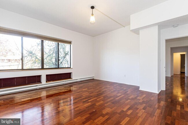 Building Photo - 1 Markham Rd