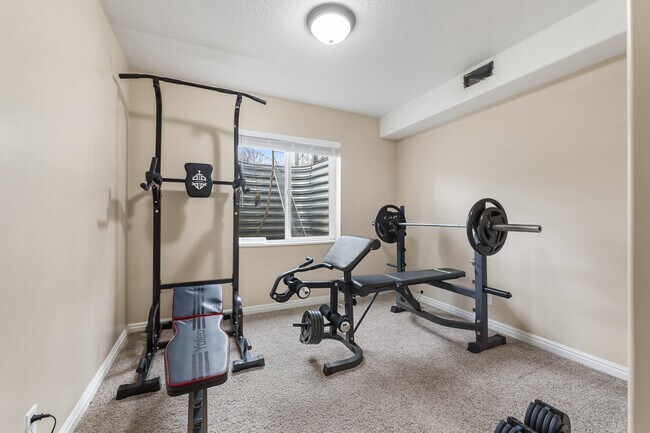 Building Photo - 918 E 1375 N