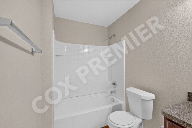 Building Photo - 2848 St Bernard Dr