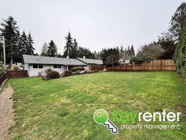 Building Photo - 7920-7922 37th St Ct W