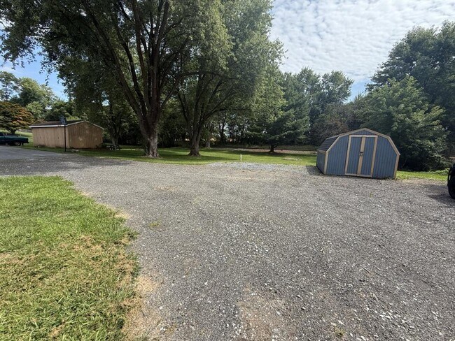 Building Photo - 15625 Hanover Pike