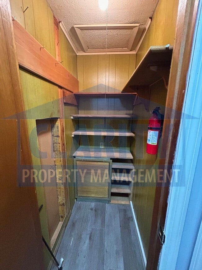 Building Photo - Charming 3-Bedroom, 1-Bath Home with Bonus...