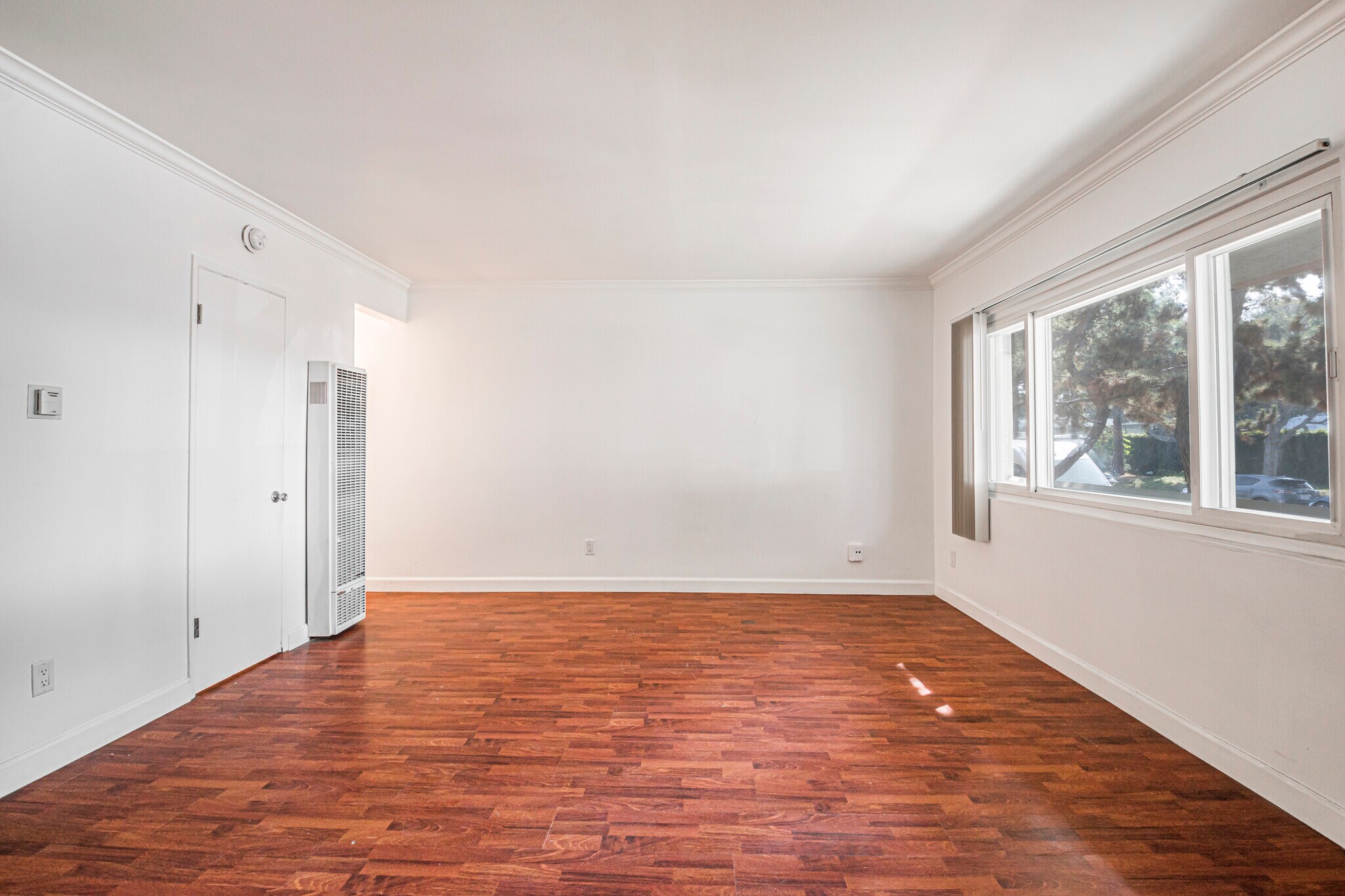 Building Photo - 5837.5A W 88th St