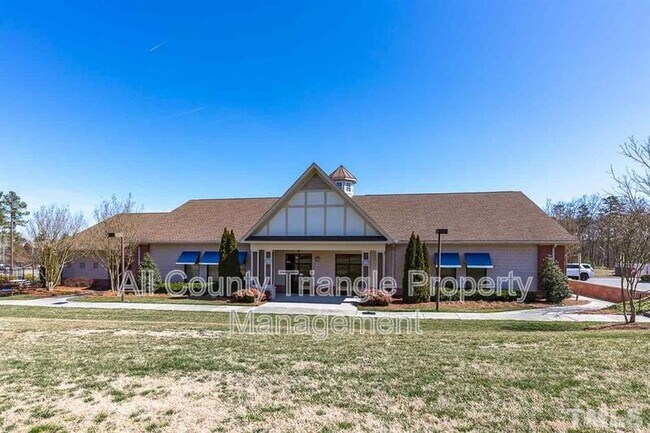 Building Photo - 412 Irving Way