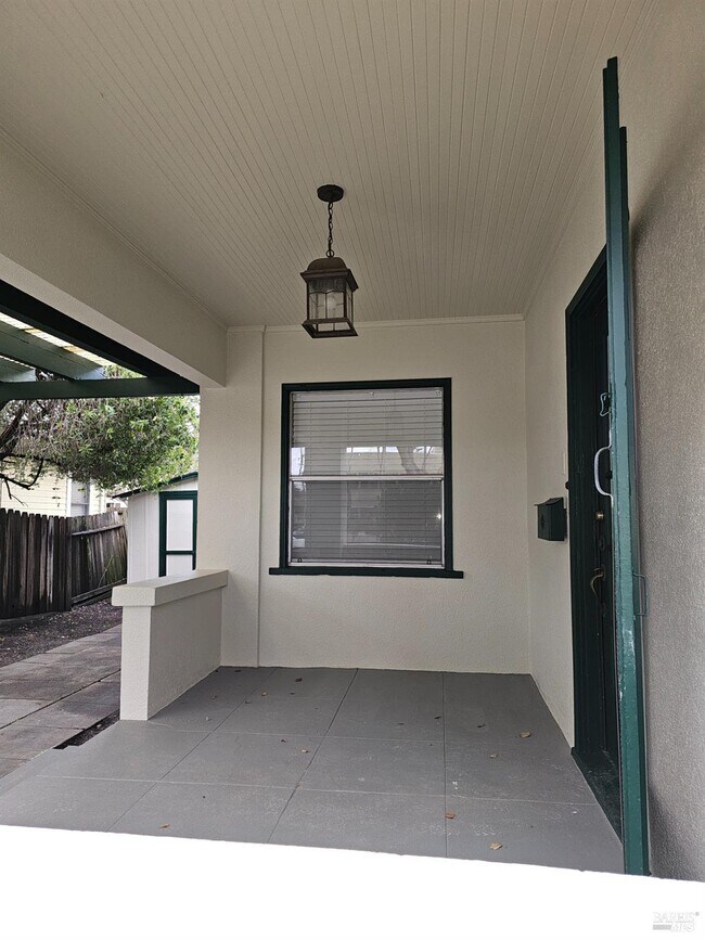 Building Photo - 412 Lincoln St