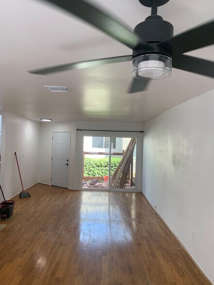 Building Photo - 1101 Laveta Terrace