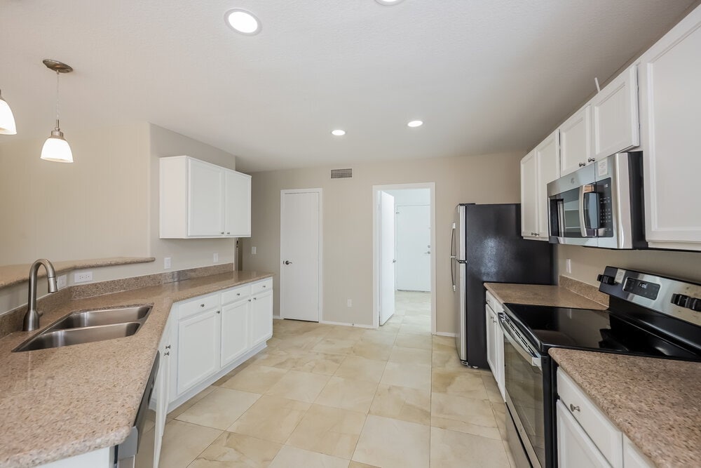 Building Photo - 2255 E Parkside Ln