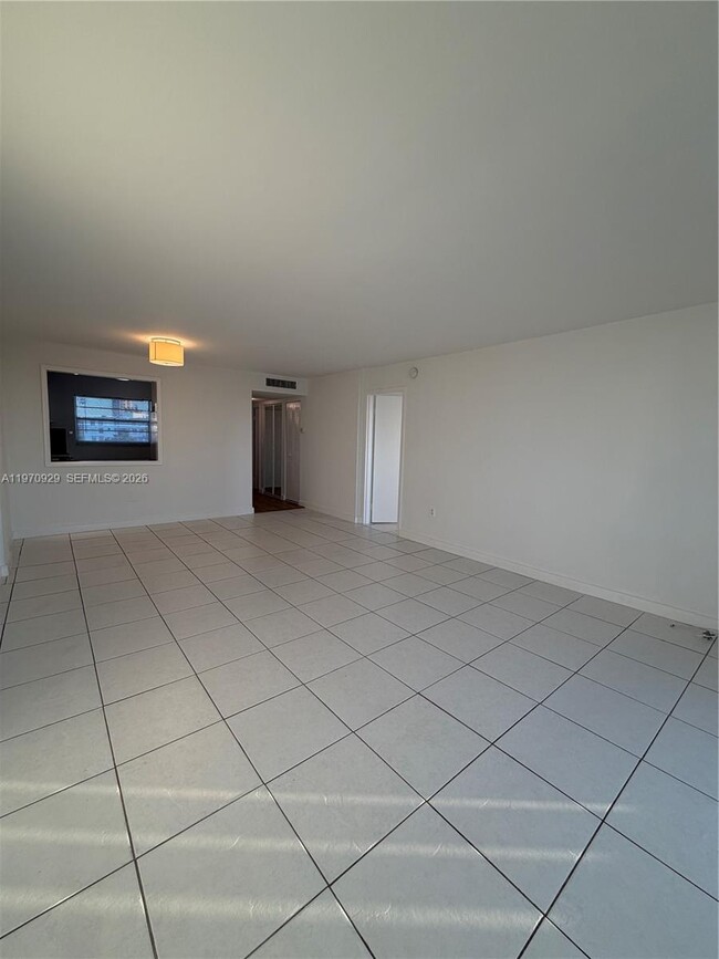 Building Photo - 7900 Tatum Waterway Dr