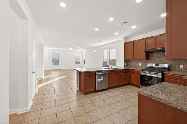 Building Photo - 21015 Blackstone Villa Ln