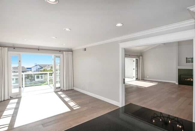 Building Photo - 7 Sandbar Dr