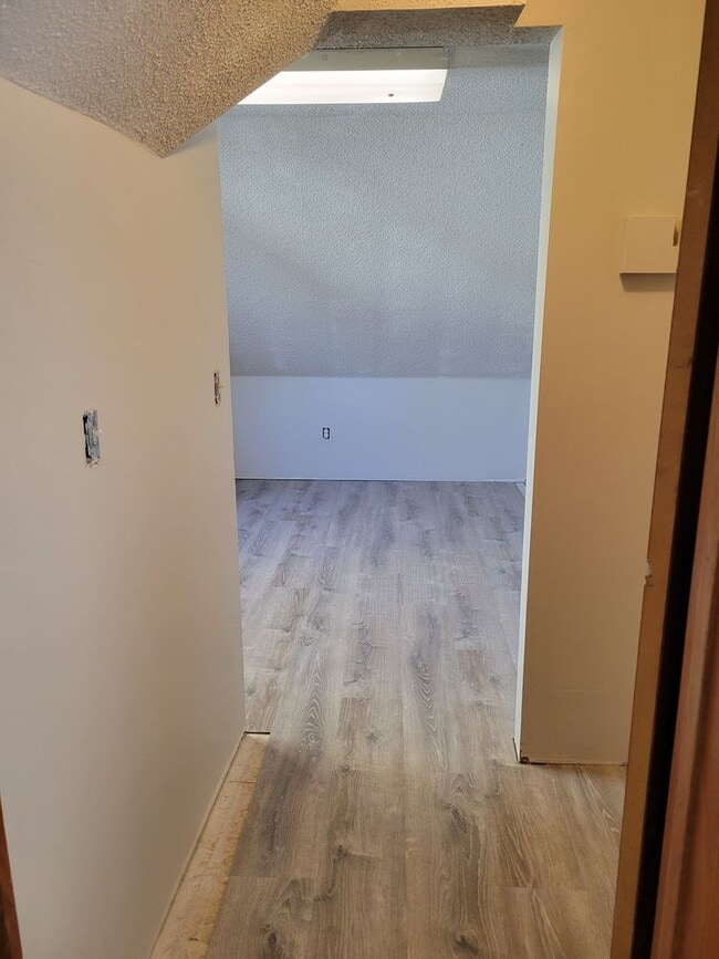 Building Photo - Single Family - 5 Bedroom