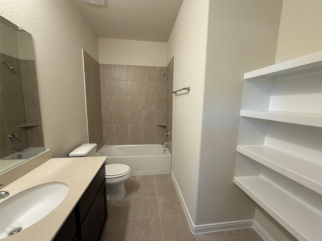 Building Photo - 11840 E Gate Dr