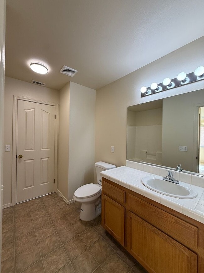 Building Photo - Single Story Home Located in The Gated Community of Hidden Pines