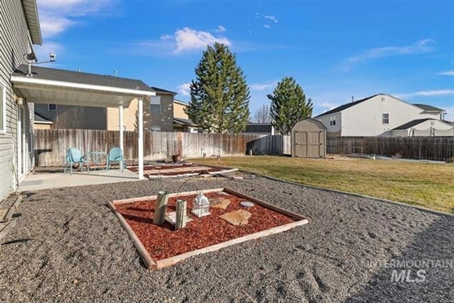 Building Photo - 3bed, 2.5bath, 2031sq.ft. home in South Nampa