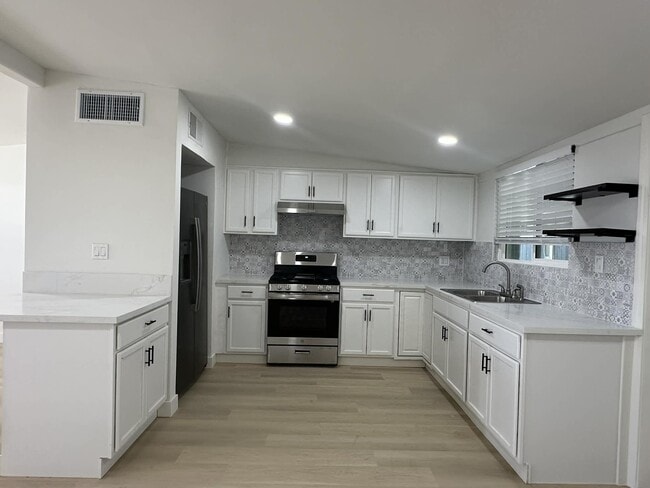 Building Photo - 30201 San Diego Dr