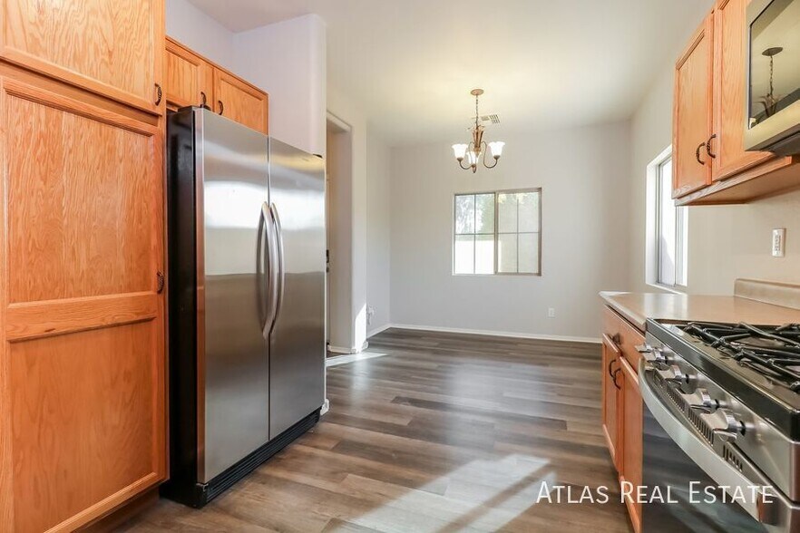 Building Photo - 17136 W Desert Ln