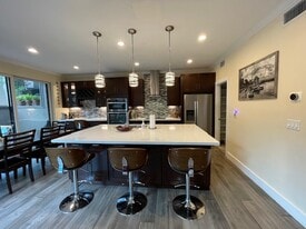 Building Photo - 107 Litchfield Ln
