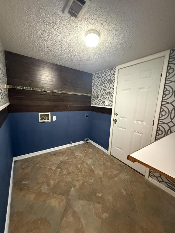 Building Photo - 2065 Juniper Dr