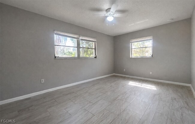 Building Photo - 424 Cactus Cir