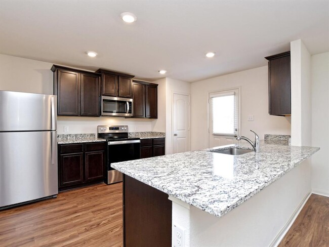 Building Photo - 341 Cres Park Dr