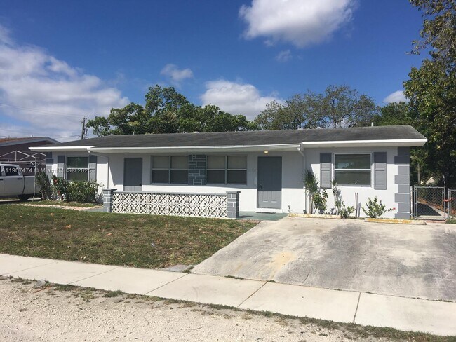 Building Photo - 19134 NW 2nd Ct