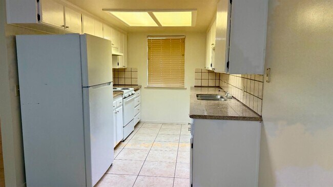 Building Photo - 125 Skaggs St