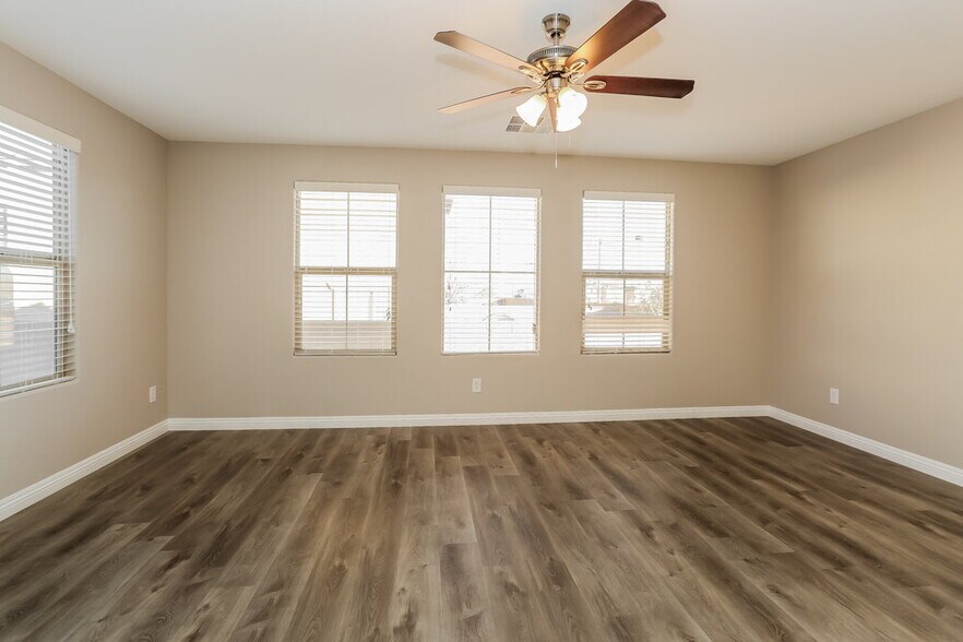 Building Photo - 10708 Bayview House Ave