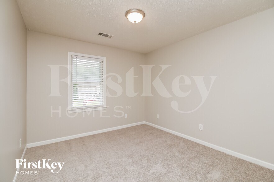 Building Photo - 125 Bentley Pl Way