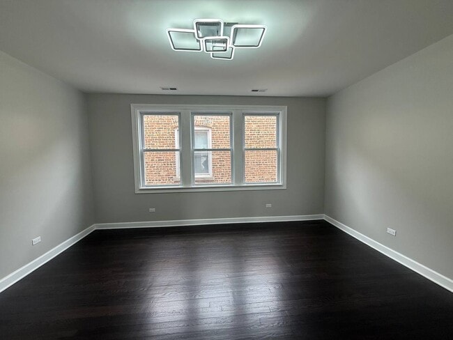 Building Photo - 3247 W Thomas St