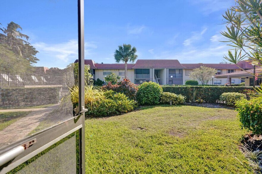 Building Photo - 1050 NW 13th St