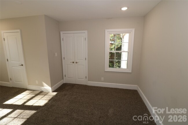 Building Photo - 2227 Celia Ave