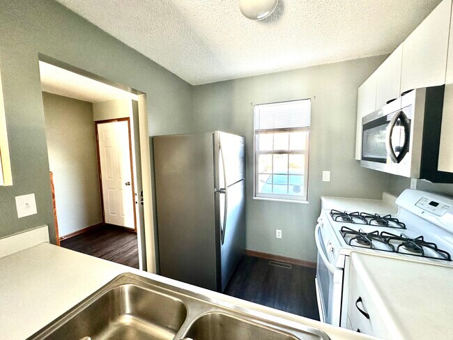 Building Photo - 5727 Kilbury Ln