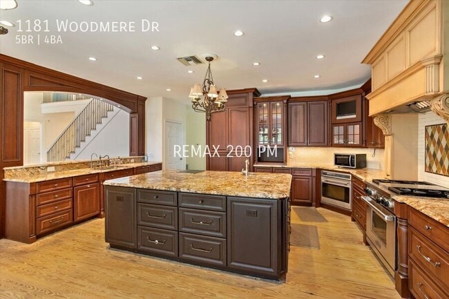 Building Photo - 1181 Woodmere Dr