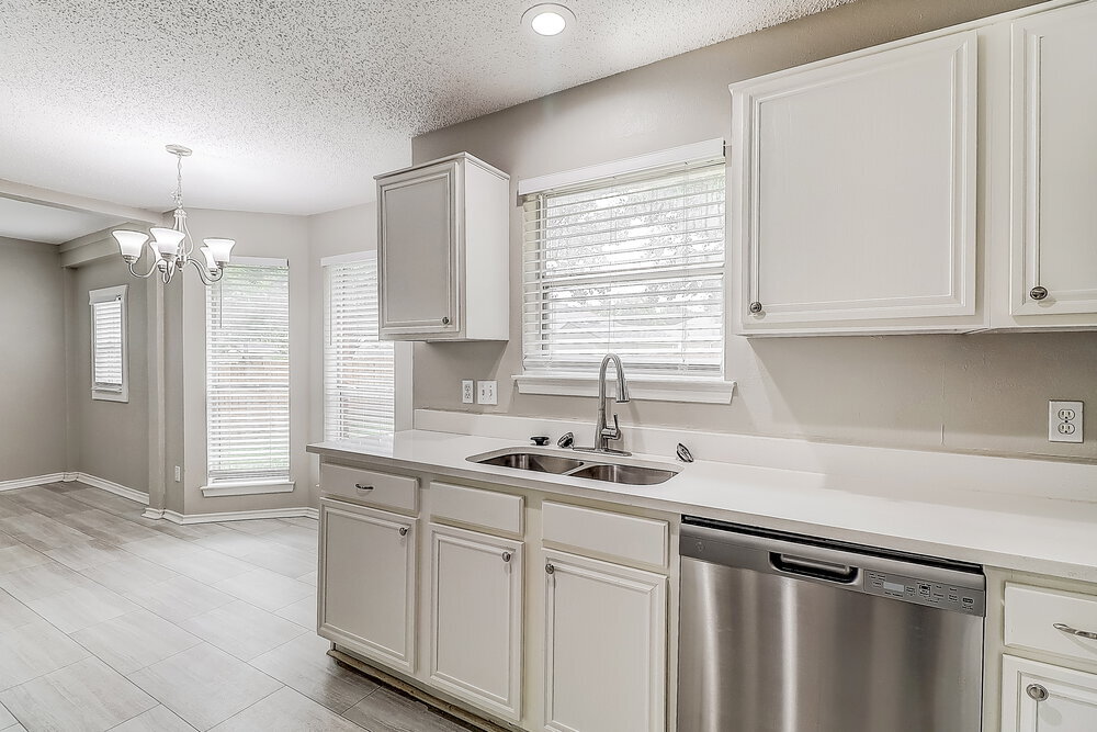 Building Photo - 1402 Stiles Ct