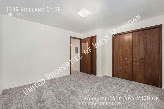 Building Photo - Available Now | 2 Bedroom 1 Bath Apartment...